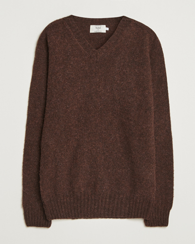 Harley Of Scotland for Care of Carl Harley Of Scotland Brushed Supersoft Lambswool V-Neck Brown – Marron