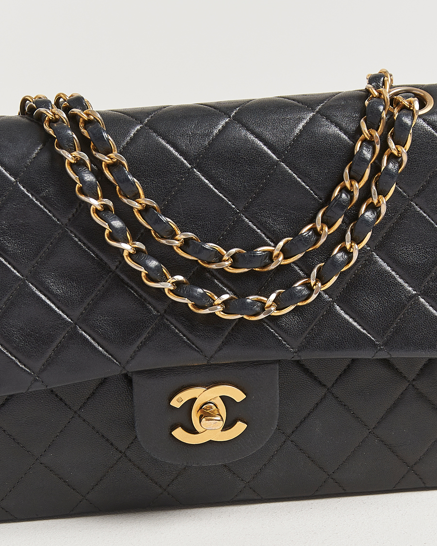 Homme | Chanel Pre-Owned Classic Double Flap Medium Lambskin Black | Chanel Pre-Owned | Classic Double Flap Medium Lambskin Black