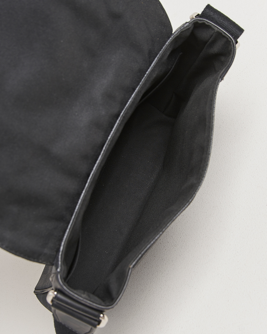 Homme | Louis Vuitton Pre-Owned District PM Messenger Bag Damier Graphite | Louis Vuitton Pre-Owned | District PM Messenger Bag Damier Graphite