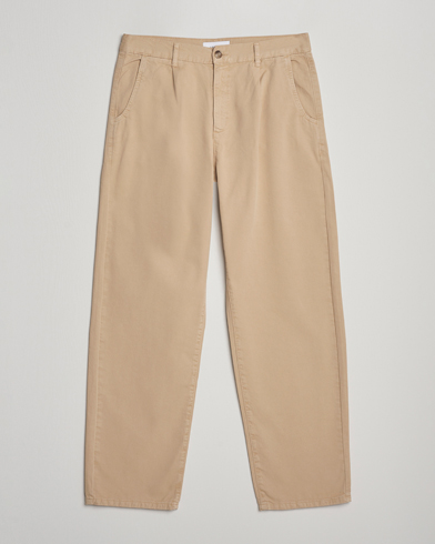 LES DEUX Romeo Pleated Chino Pants Irish Cream – Beige