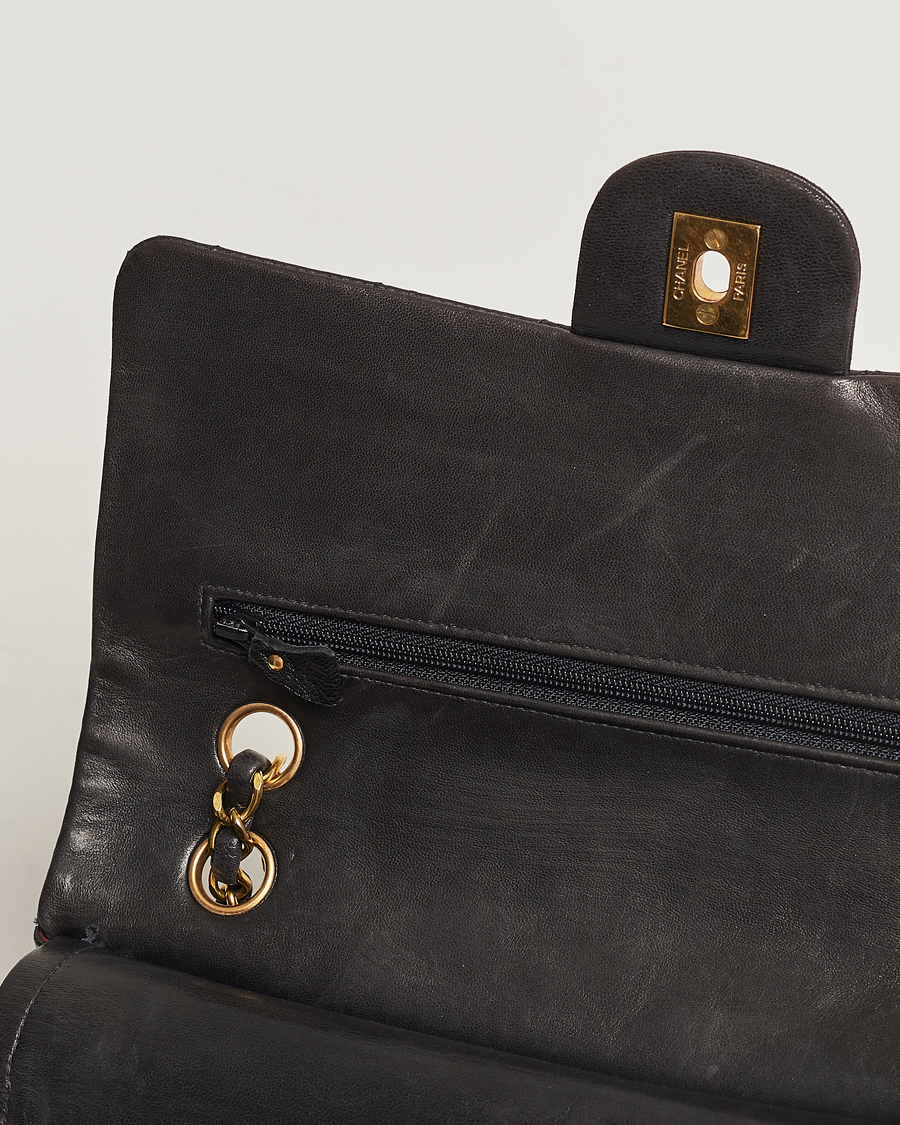 Homme | Chanel Pre-Owned Classic Medium Flap Bag Calf Leather Black | Chanel Pre-Owned | Classic Medium Flap Bag Calf Leather Black