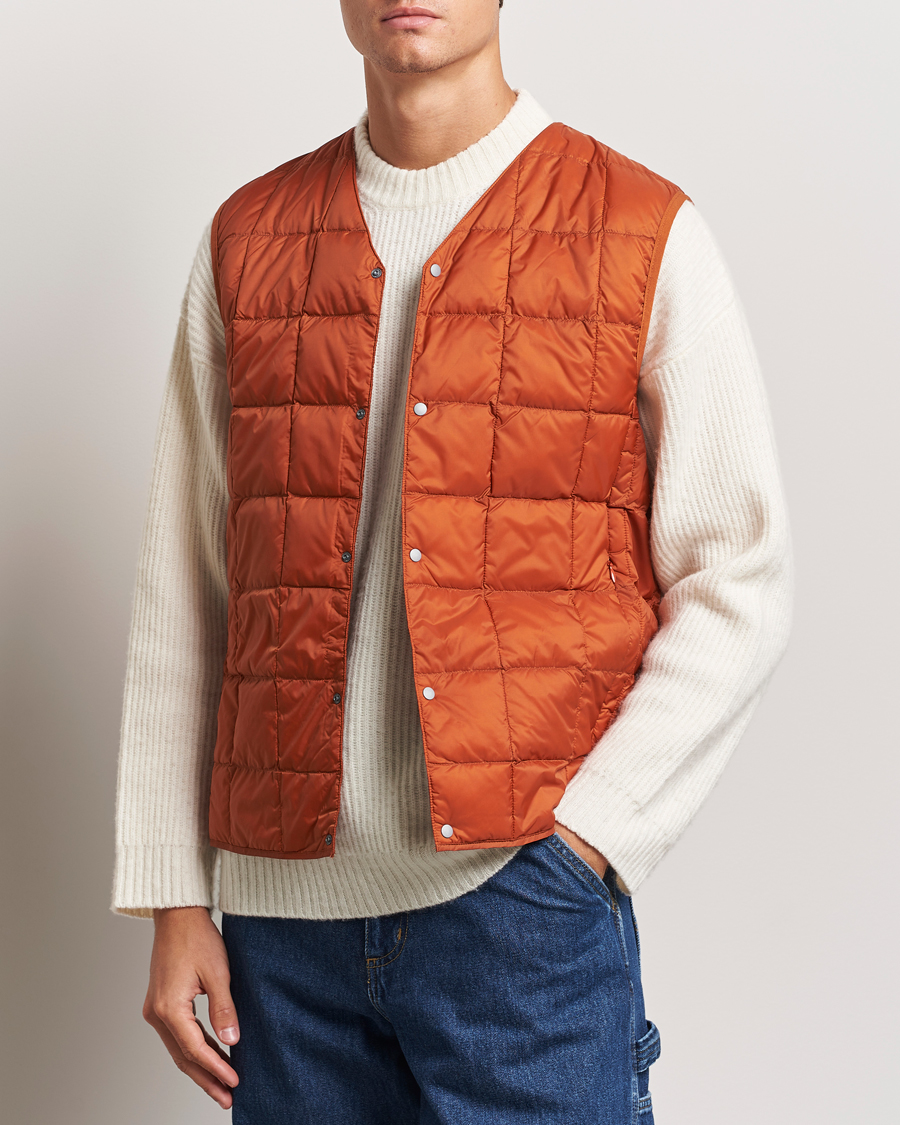 Homme |  | TAION | V-Neck Lightweight Down Vest Brick Orange