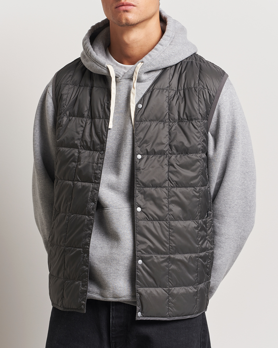 Homme |  | TAION | V-Neck Lightweight Down Vest Dark Grey