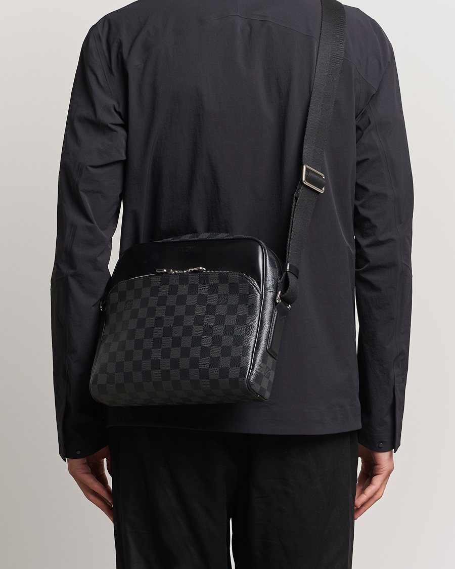 Homme | Louis Vuitton Pre-Owned | Louis Vuitton Pre-Owned | Dayton Reporter MM Damier Graphite 