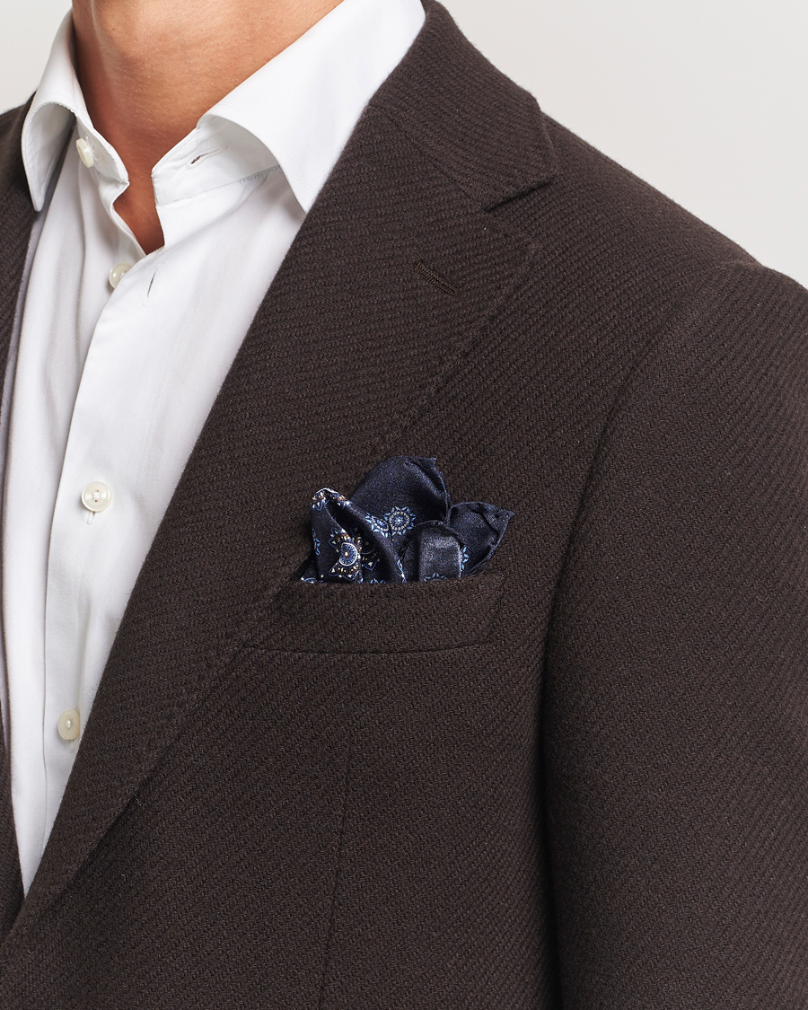 Homme |  | Amanda Christensen | Silk Twill Printed Flower Pocket Square Navy