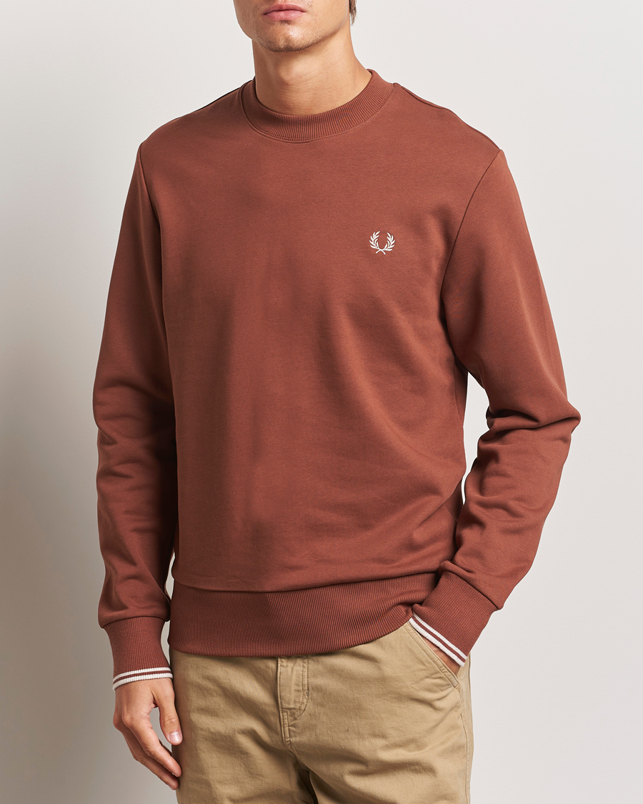 Homme |  | Fred Perry | Crew Neck Sweatshirt Whiskey Brown