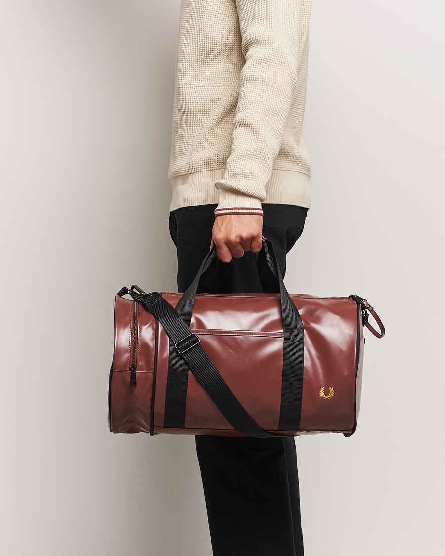 Homme |  | Fred Perry | Tonal Classic Barrel Bag Whiskey Brown