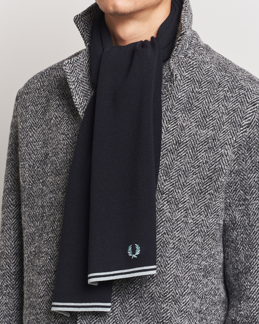 Homme |  | Fred Perry | Twin Tipped Merino Wool Scarf Navy