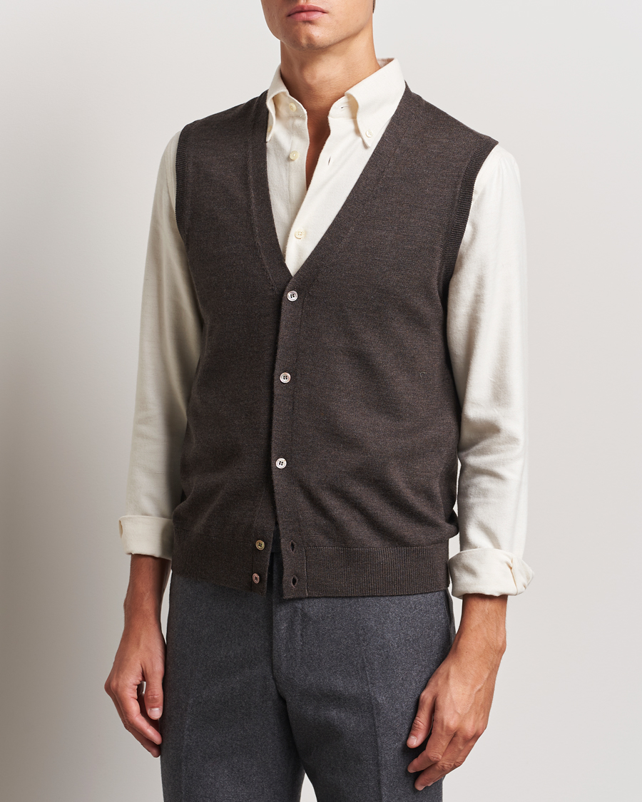 Homme |  | Morris | Merino Slipover Vest Brown