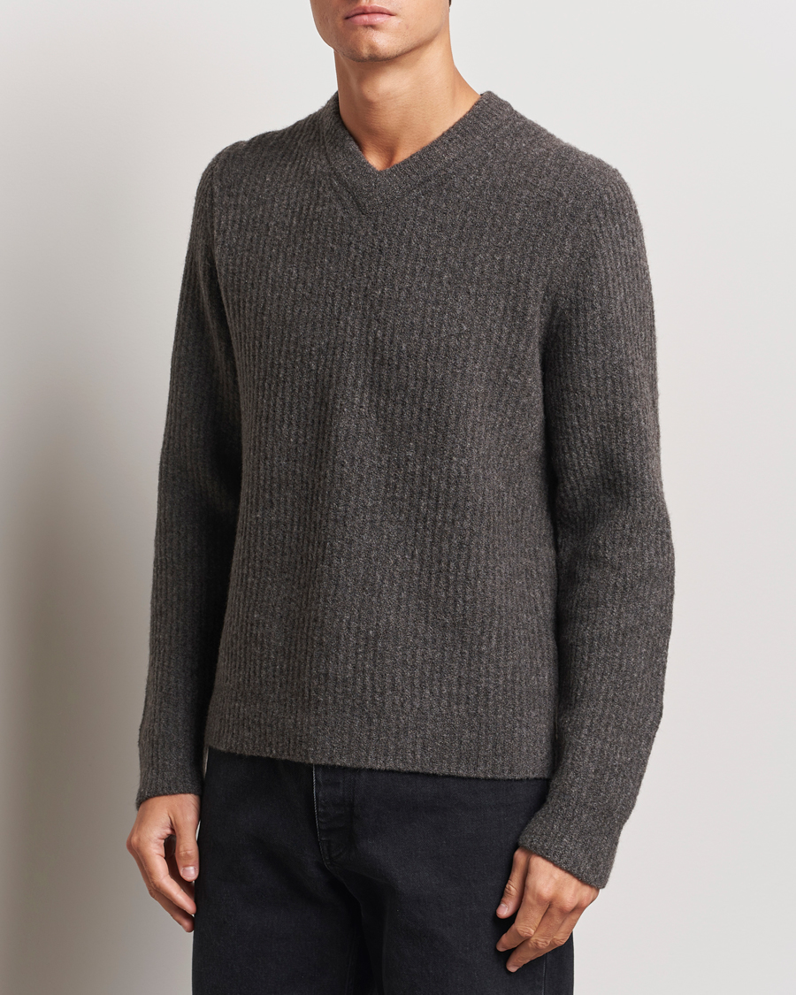 Homme |  | Samsøe Samsøe | Koji Rib Knitted V-Neck Volcanic Ash