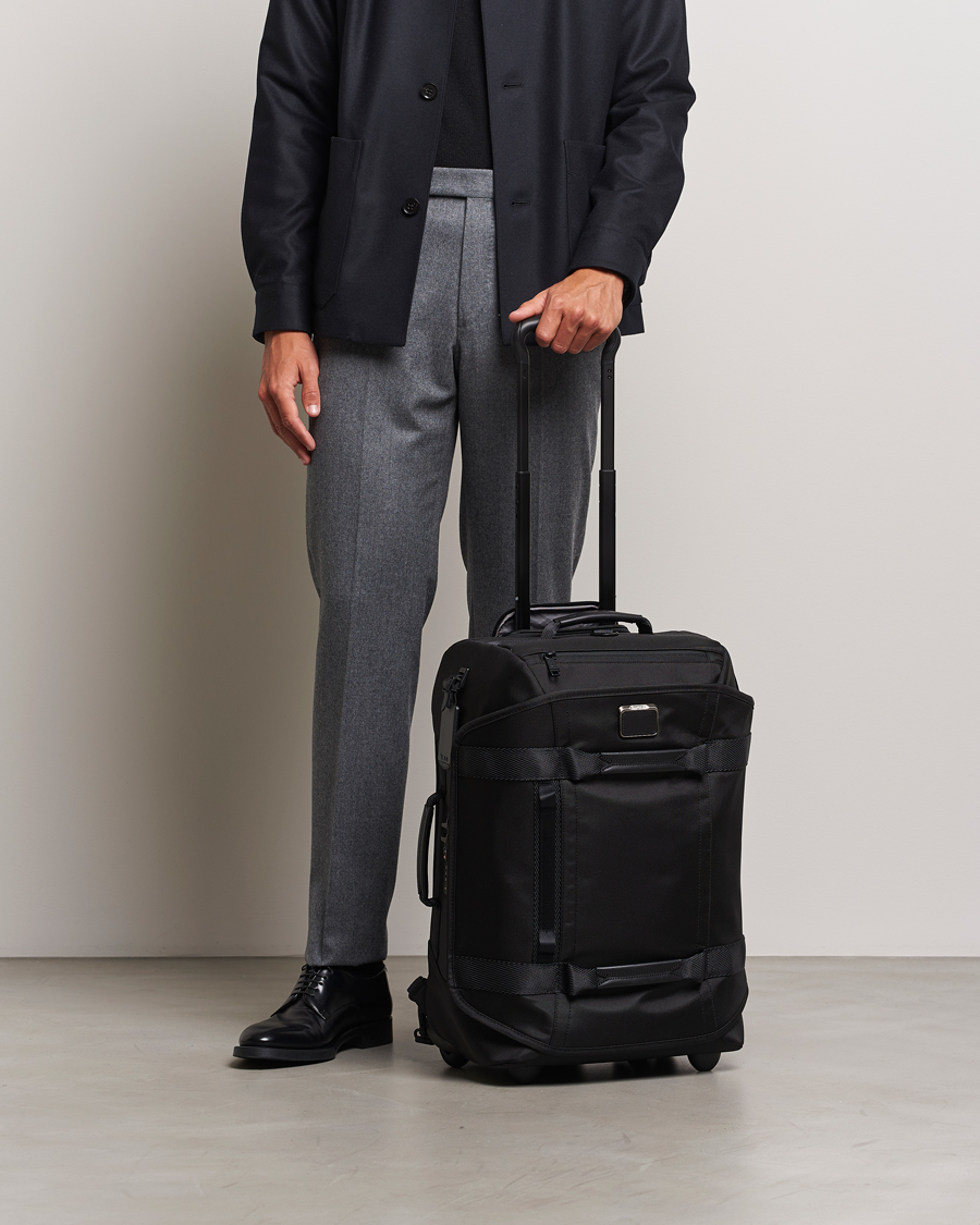 Homme |  | TUMI | Alpha Bravo Wheeled Duffle Black