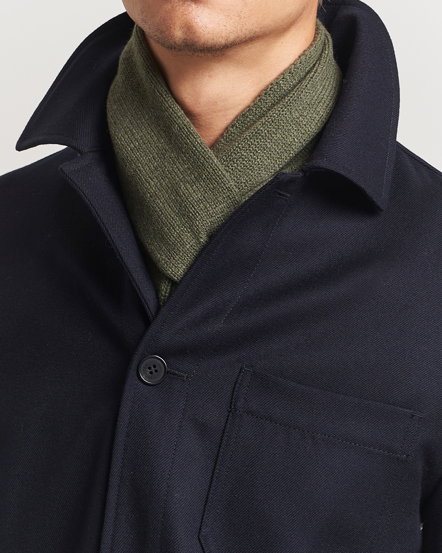 Homme |  | Piacenza Cashmere | Short Loop Cashmere Scarf Olive