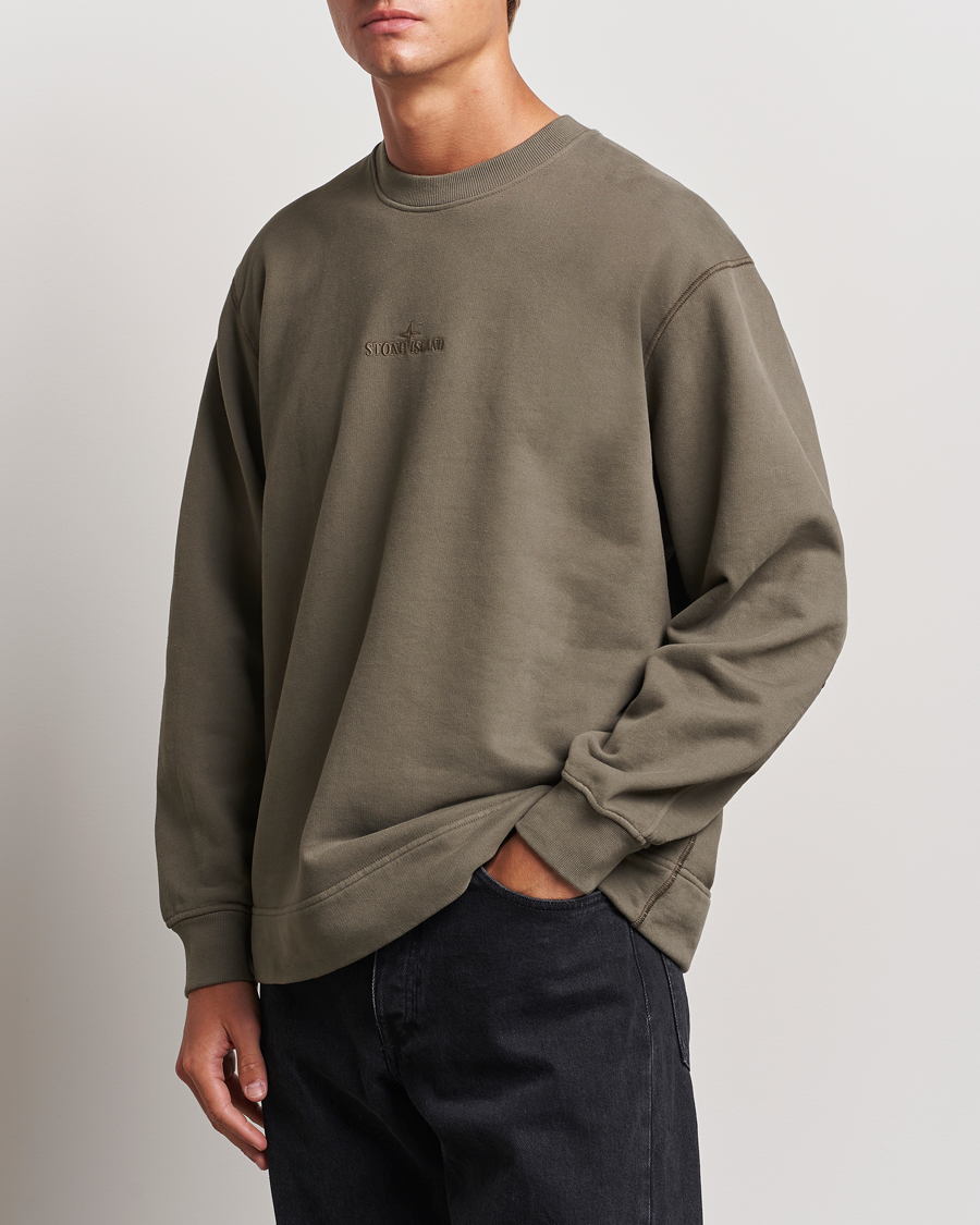 Homme | Sweat-Shirts | Stone Island | Garment Dyed Fleece Logo Sweatshirt Walnut