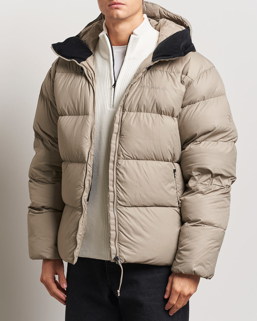 Homme |  | Peak Performance | Frost Oversized Down Puffer Avid Beige