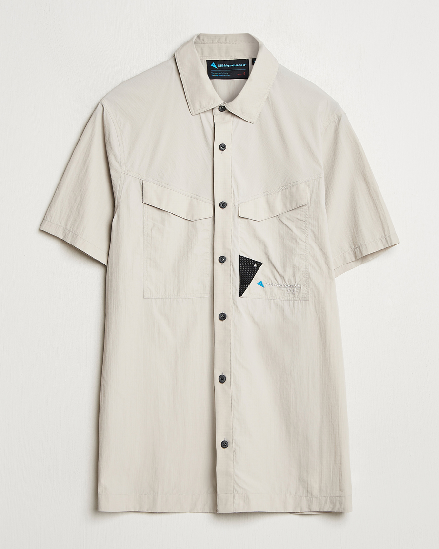 Homme | Chemises | Klättermusen | Syn Short Sleeve Function Shirt Silver Creme