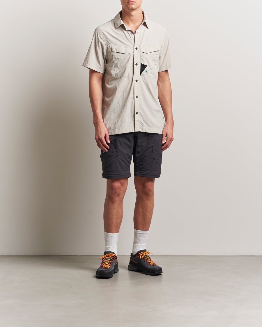 Homme | Chemises | Klättermusen | Syn Short Sleeve Function Shirt Silver Creme