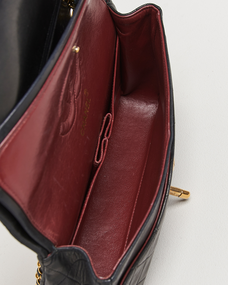 Homme | Chanel Pre-Owned Classic Medium Double Flap Bag Lambskin Black | Chanel Pre-Owned | Classic Medium Double Flap Bag Lambskin Black