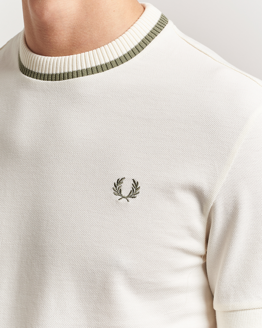 Homme | T-shirts | Fred Perry | Pique Crew Neck T-Shirt Light Ecru