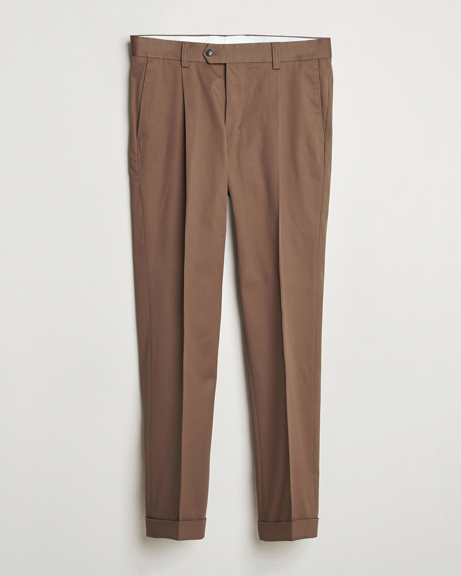 Homme | Pantalons | Tiger of Sweden | Tenuta Pleated Cotton Trousers Warm Brown