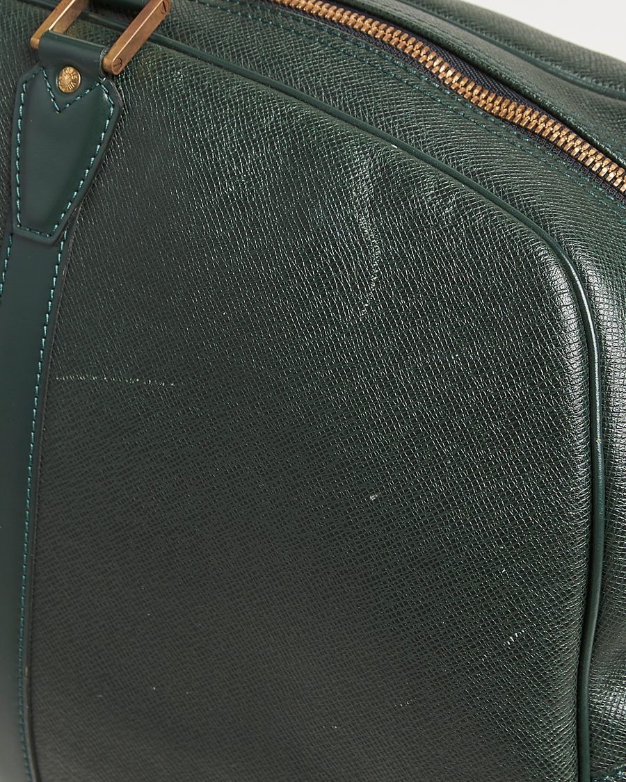 Homme | Louis Vuitton Pre-Owned Taiga Kendall GM Weekend Bag Green | Louis Vuitton Pre-Owned | Taiga Kendall GM Weekend Bag Green